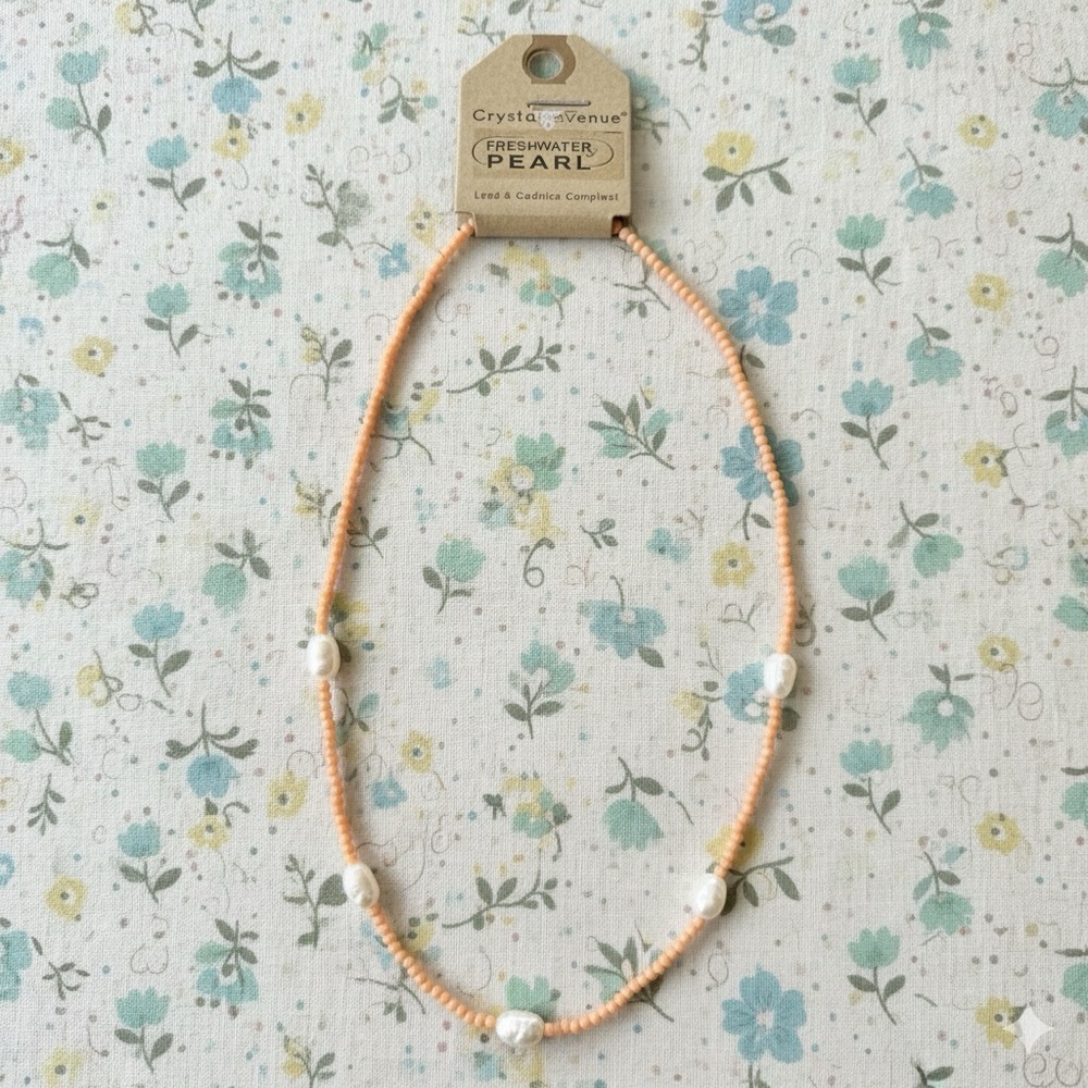 Peach & Pearl Necklace 🍑